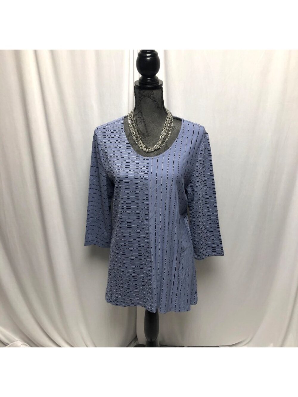 Magellans Travel Gear Top Womens Size Medium Blue Black Striped Stretchy Tunic